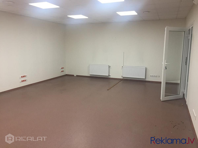 Iznomā plašas noliktavas - ražošanas telpas 800 m2. platībā.  Telpas nav apkurināmas.  Iespējams pap Рига - изображение 14