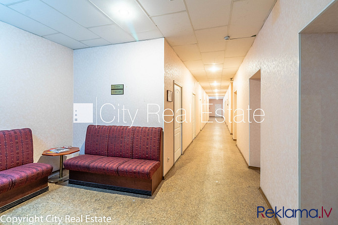 Fasādes māja, renovēta māja, ieeja no ielas, ir lifts, kāpņu telpa pēc kosmētiskā remonta, Rīga - foto 11