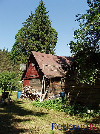 Dakstiņu jumta segums, fasāde ar koka apdari, iežogota teritorija, malkas apkure, iespēja Rīgas rajons - foto 11