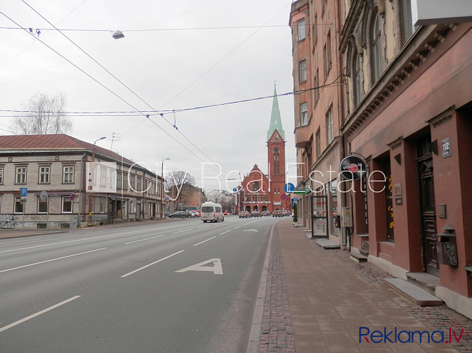 Fasādes māja, ieeja no ielas, ieeja no pagalma, ir lifts, logi vērsti uz ielas pusi, Rīga - foto 19