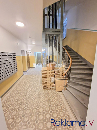 Fasādes māja, renovēta māja, slēgts pagalms, ieeja no ielas un pagalma, ir lifts, kāpņu Rīga - foto 14