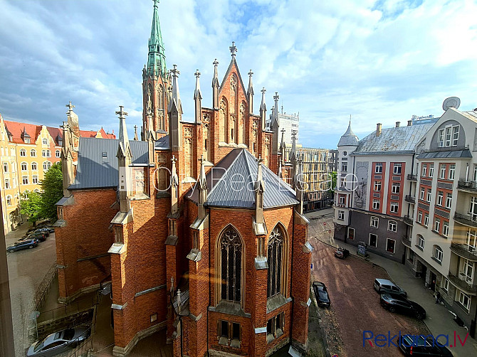 Fasādes māja, renovēta māja, ieeja no ielas, luksuss apartamenti , ir lifts, kāpņu telpa pēc Rīga - foto 18