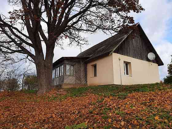 Tiek pārdota lauku viensēta  "Kirši", Stradu pagastā,  1 km attālumā no Gulbenes.
Īpašuma sastāvā ie Gulbene un Gulbenes novads