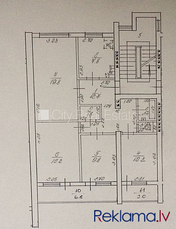 Renovēta māja, labiekārtots apzaļumots pagalms, vieta vairākām automašīnām, pagalmā Rīgas rajons - foto 18