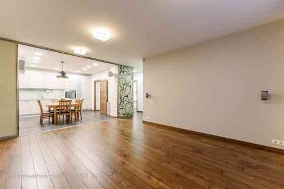 Modern Apartment in the Heart of Grīziņkalns  This spacious and well-designed 114 m apartment is per Rīga