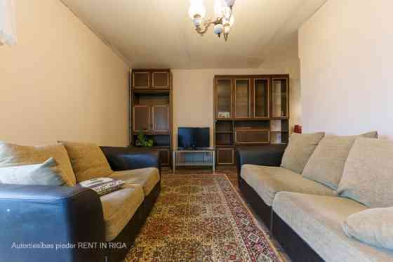 For sale a 3-room apartment on the 14th floor of a 16-story high-rise building. Two rooms have corne Рига