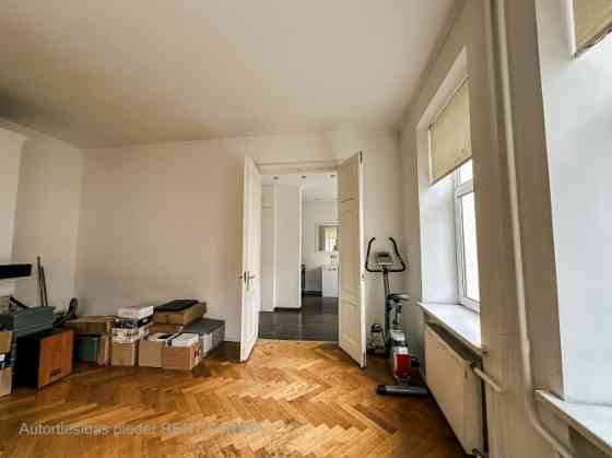 Spacious 2-room apartment in Riga's quiet center. Located at the corner of Dzirnavu and Ganu streets Рига