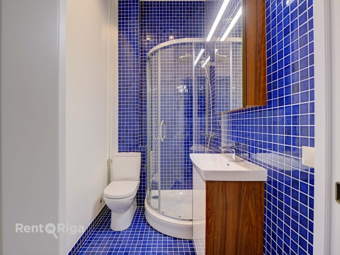 Iegādei pieejams studio tipa dzīvoklis renovēta ēka pašā Rīgas centrā.  Šī ir lieliska Rīga - foto 14