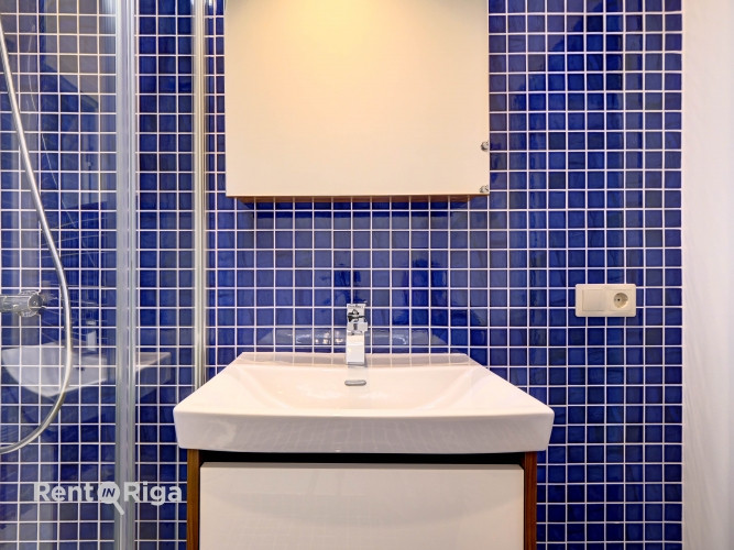 Iegādei pieejams studio tipa dzīvoklis renovēta ēka pašā Rīgas centrā.  Šī ir lieliska Rīga - foto 15