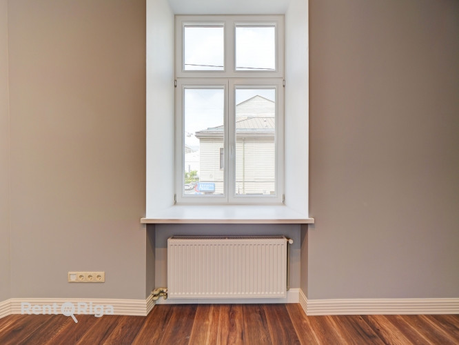 Iegādei pieejams studio tipa dzīvoklis renovēta ēka pašā Rīgas centrā.  Šī ir lieliska Rīga - foto 12