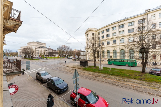 Biroja telpa reprezentablā ēkā Aspazijas bulvārī 32.  + telpas labā stāvoklī (foto ir no citām telpā Рига - изображение 5