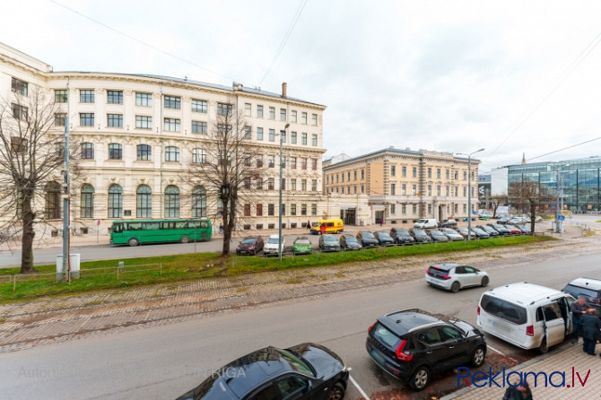 Biroja telpa reprezentablā ēkā Aspazijas bulvārī 32.  + telpas labā stāvoklī (foto ir no citām telpā Рига - изображение 4