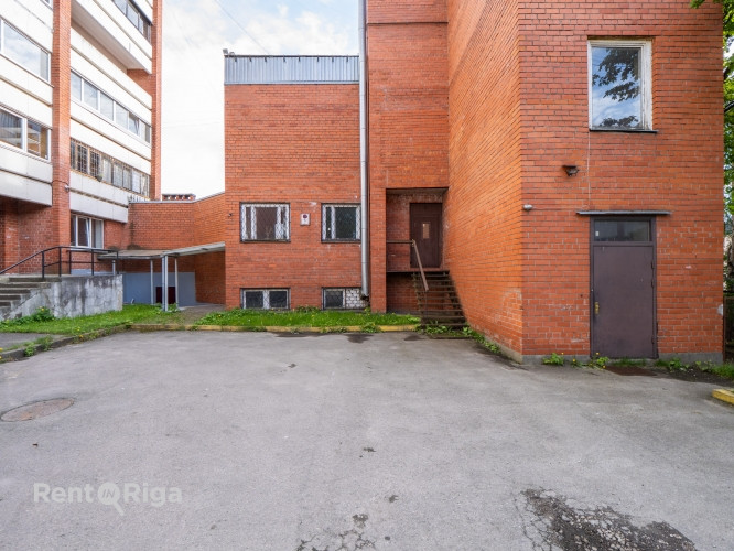 Multi-functional building with land.  A 4-storey building is for sale, currently housing a Vesko sto Рига - изображение 15