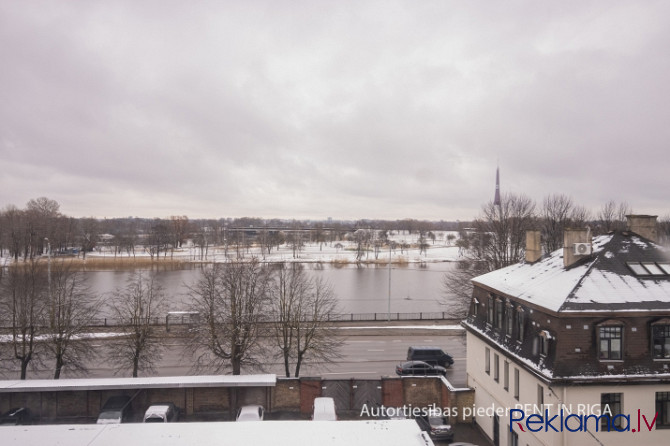 Biroja telpas Mūkusalas ielā 51, ar jauku skatu uz Daugavas upi un Zaķusalu.  Birojam Rīga - foto 9