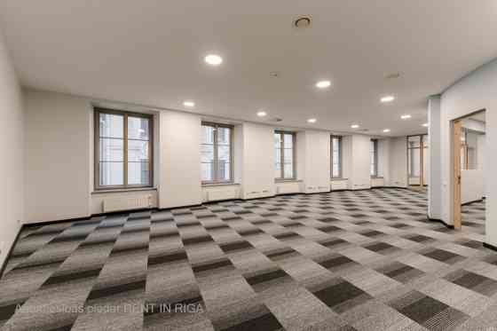 Spacious and modern office in a well-maintained property (office building) in Old Town Riga, located Rīga