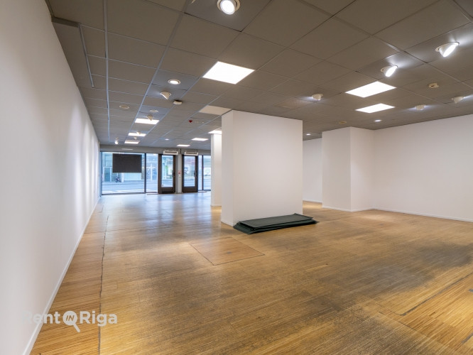 Nomai tiek piedāvāts ērtas un funkcionāli pievilcīgas telpas Rīgas centrā. To kopējā platība 188 m2. Рига - изображение 4
