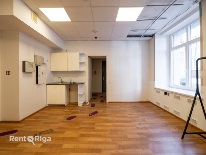 Nomai tiek piedāvāts ērtas un funkcionāli pievilcīgas telpas Rīgas centrā. To kopējā platība 188 m2. Рига - изображение 10