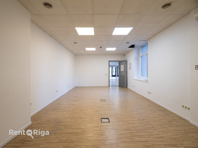Nomai tiek piedāvāts ērtas un funkcionāli pievilcīgas telpas Rīgas centrā. To kopējā platība 188 m2. Рига - изображение 9