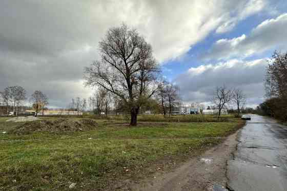 Zemes gabals Rumbulā - Latgales ielas malā.  Apbūve stāvu skaits: līdz 12; Apbūves intensitāte: līdz Rīgas rajons