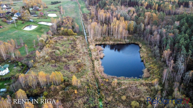 Продаётся земельный участок с водоёмом в Krogsils.  Площадь 19700 м   DzM - район Кекавская вол. - изображение 2