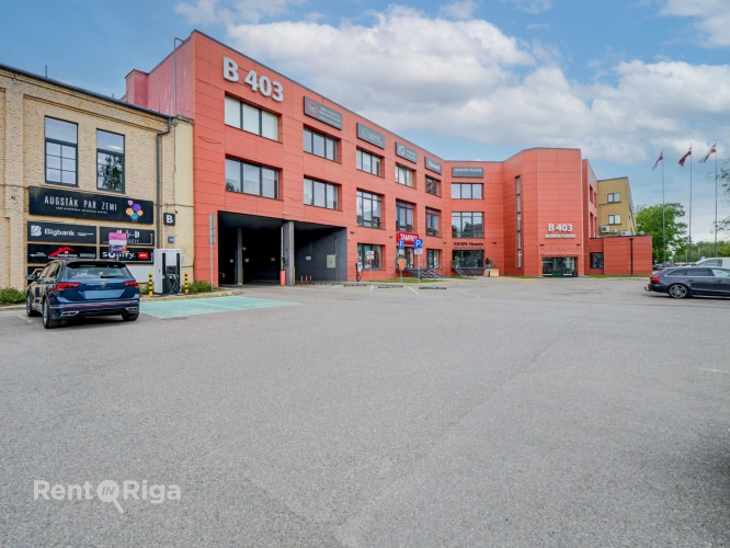 Svaigas telpas renovētā būvē Juglā, Brīvības gatvē 403.  Telpas var pielāgot birojam, Rīga - foto 16