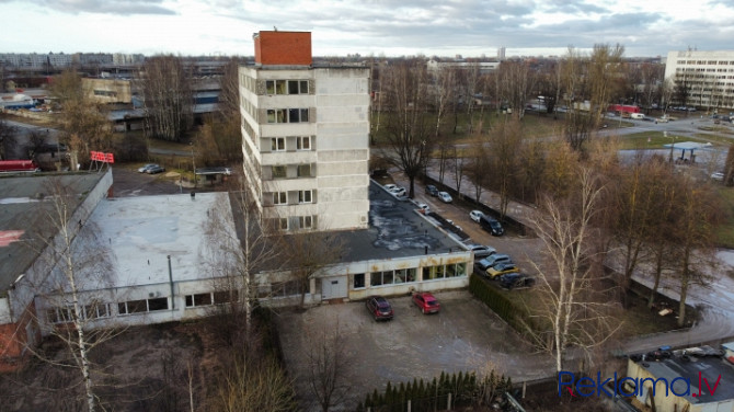 Tiek pārdota 7 stāvu administratīvā ēka ar kopējo platību 3273 m2. Zeme 3485 m2. Daļā no Rīga - foto 7