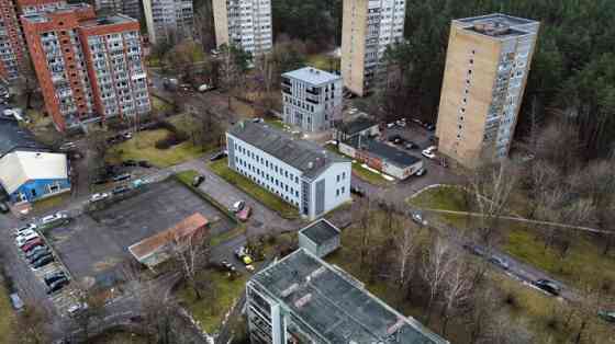 Для покупки предлагается трехэтажное здание на улице Бривибас.  Полезная / Rīga