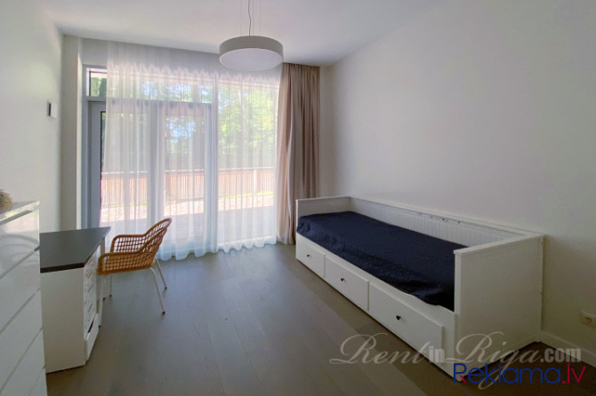 Pilnībā mēbelēti apartamenti ar plašu terasi 1.līnijā pie jūras, klusā Jūrmalas rajonā Jūrmala - foto 6