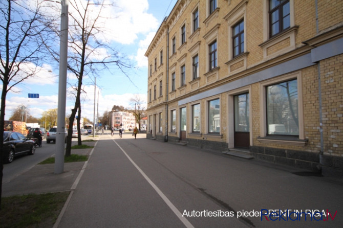 Pārdodam 50% domājamo daļu no namīpašuma Teikā, tieši pretī 