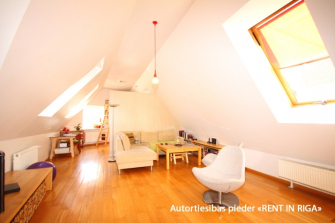 Saules apspīdēts mansarda dzīvoklis pašā Rīgas sirdī  + Renovēta māja; + dzīvoklis ar skatu uz vecpi Рига - изображение 11