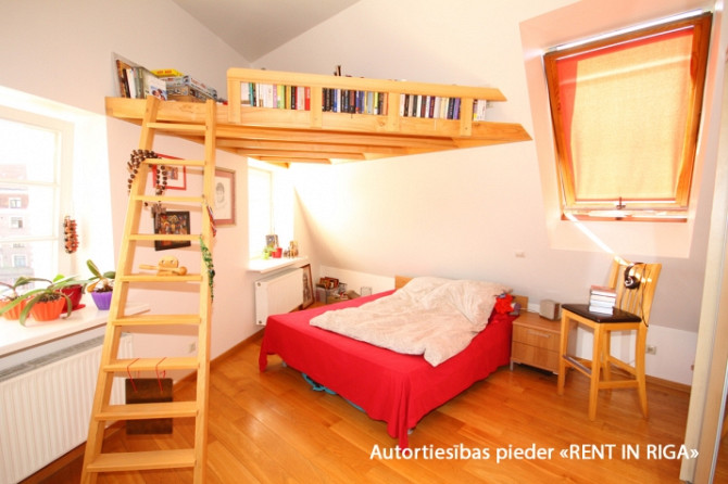 Saules apspīdēts mansarda dzīvoklis pašā Rīgas sirdī  + Renovēta māja; + dzīvoklis ar skatu uz vecpi Рига - изображение 13