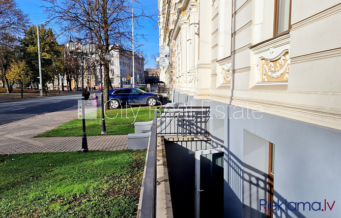 Zeme īpašumā, fasādes māja, renovēta māja, labiekārtota apzaļumota teritorija, teritorijas Rīga - foto 15