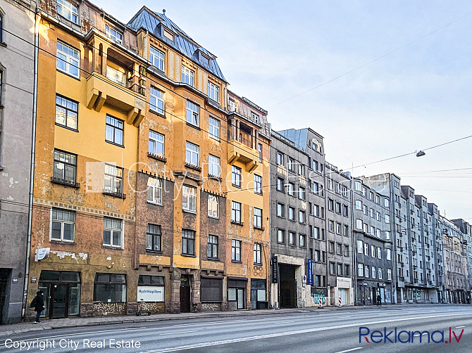 Fasādes māja, ieeja no ielas un pagalma, logi vērsti mājas abās pusēs, istabas izolētas 2 Rīga - foto 20