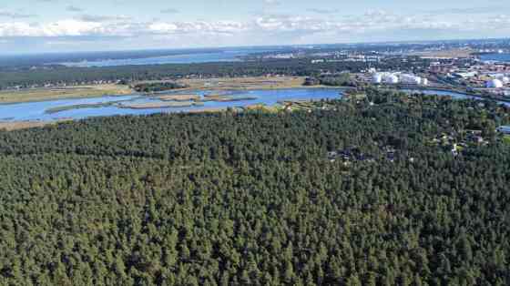 Iegādei pieejams plašs zemesgabals, ar kopējo platību 50 392 m2  Mangaļu pussalā.  Lieliska vieta pr Рига