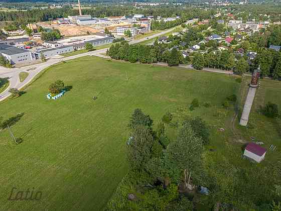 Lielisks investīciju objekts -zeme, kas jau sadalīta 16 apbūves gabalos: Ozolu iela1 un Ozolu iela 2 Kuldīga un Kuldīgas novads